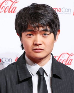 Yarının Yıldızı ödülünü kazanan Ben Wang, CinemaCon Büyük Ekran Başarı Ödülleri 'ne Ceasars Palace' daki Omnia Gece Kulübü CinemaCon 'da, Cinema United' ın resmi kongresi sırasında, 3 Nisan 2025 tarihinde Las Vegas, Nevada, ABD 'de katılmıştır..