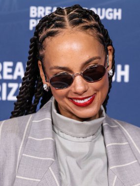 Amerikalı şarkıcı, söz yazarı ve klasik piyanist Alicia Keys, 5 Nisan 2025 'te Santa Monica, Los Angeles, Kaliforniya, ABD' de düzenlenen 11. Yıllık Dönüm Noktası Ödül Töreni 'ne geldi..