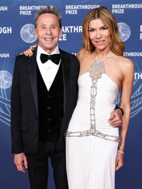 Brian Grazer ve eşi Veronica Smiley, 5 Nisan 2025 'te Santa Monica, Los Angeles, Kaliforniya, ABD' de Barker Hangar 'da düzenlenen 11..