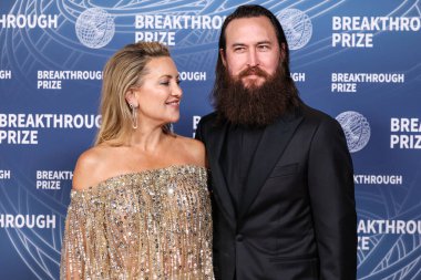Amerikalı aktris Kate Hudson ve erkek arkadaşı Danny Fujikawa, 5 Nisan 2025 'te ABD' nin Los Angeles, Kaliforniya eyaletindeki Barker Hangar 'da düzenlenen 11..     