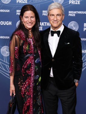 Katherine Ross ve Michael Govan, 5 Nisan 2025 'te Santa Monica, Los Angeles, Kaliforniya, ABD' de Barker Hangarı 'nda düzenlenen 11..