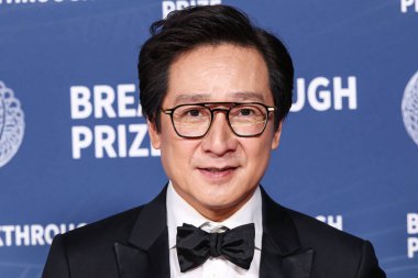 Ke Huy Quan, 5 Nisan 2025 'te Santa Monica, Los Angeles, Kaliforniya, ABD' de Barker Hangarı 'nda düzenlenen 11.. 