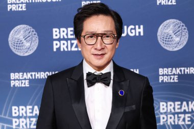 Ke Huy Quan, 5 Nisan 2025 'te Santa Monica, Los Angeles, Kaliforniya, ABD' de Barker Hangarı 'nda düzenlenen 11.. 