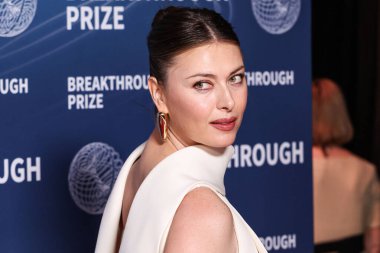 Stéphane Rolland 'ı giyen Maria Sharapova, 5 Nisan 2025' te Santa Monica, Los Angeles, Kaliforniya, ABD 'de Barker Hangar' da düzenlenen 11.. 