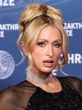 Paris Hilton, 5 Nisan 2025 'te Barker Hangarı' nda düzenlenen 11. Yıllık Büyük Buluş Ödül Töreni 'ne geliyor..