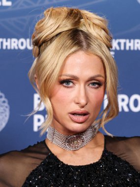 Paris Hilton, 5 Nisan 2025 'te Barker Hangarı' nda düzenlenen 11. Yıllık Büyük Buluş Ödül Töreni 'ne geliyor..