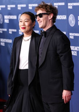 Priscilla Chan ve Meta Mark Zuckerberg 'in eşi / CEO' su, 5 Nisan 2025 'te Santa Monica, Los Angeles, Kaliforniya, ABD' de Barker Hangar 'da düzenlenen 11..    