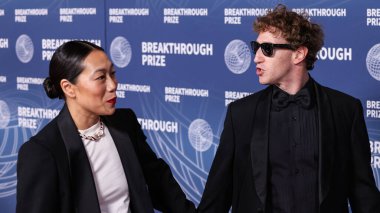 Priscilla Chan ve Meta Mark Zuckerberg 'in eşi / CEO' su, 5 Nisan 2025 'te Santa Monica, Los Angeles, Kaliforniya, ABD' de Barker Hangar 'da düzenlenen 11..    