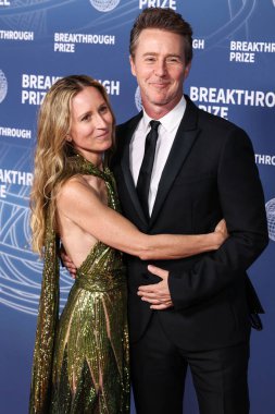 Shauna Robertson ve kocası Edward Norton, 5 Nisan 2025 'te Santa Monica, Los Angeles, Kaliforniya, ABD' de Barker Hangar 'da düzenlenen 11..     