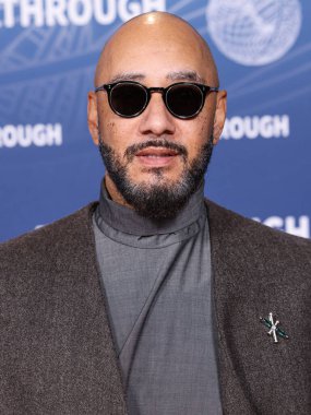 Swizz Beatz, 5 Nisan 2025 'te Barker Hangarı' nda düzenlenen 11. Yıllık Büyük Buluş Ödül Töreni 'ne geliyor.