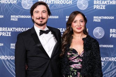 Robinhood Market CEO 'su Vladimir Tenev ve eşi Celina Tenev, 5 Nisan 2025' te ABD 'nin Kaliforniya eyaletinin Santa Monica kentinde Barker Hangar' da düzenlenen 11.. 