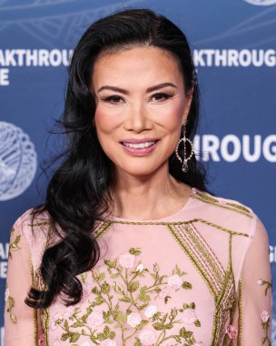 Wendi Murdoch, 5 Nisan 2025 'te Barker Hangarı' nda düzenlenen 11. Yıllık Dönüm Noktası Ödül Töreni 'ne geliyor..     