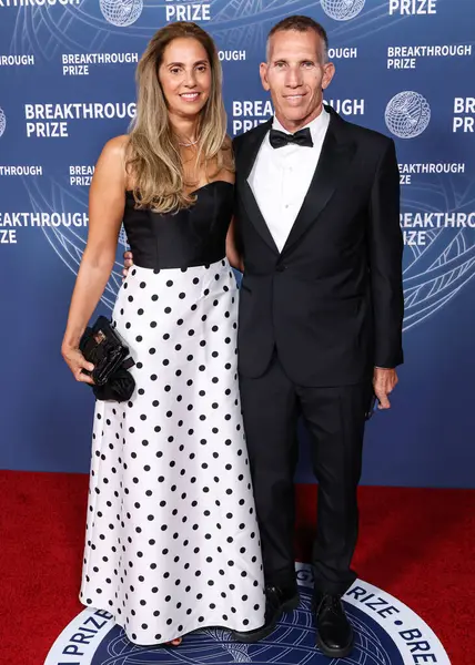 Anat Fabrikant ve Ynon Kreiz, 5 Nisan 2025 'te Santa Monica, Los Angeles, Kaliforniya, ABD' de Barker Hangar 'da düzenlenen 11.. 