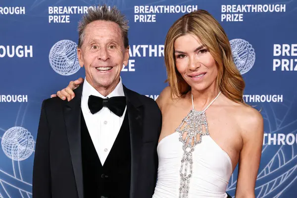 Brian Grazer ve eşi Veronica Smiley, 5 Nisan 2025 'te Santa Monica, Los Angeles, Kaliforniya, ABD' de Barker Hangar 'da düzenlenen 11..