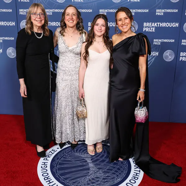 Esther Wojcicki, Janet Wojcicki ve Anne Wojcicki, 5 Nisan 2025 'te Santa Monica, Los Angeles, Kaliforniya, ABD' de düzenlenen 11.. 