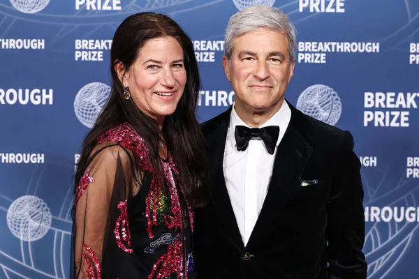 Katherine Ross ve Michael Govan, 5 Nisan 2025 'te Santa Monica, Los Angeles, Kaliforniya, ABD' de Barker Hangarı 'nda düzenlenen 11..