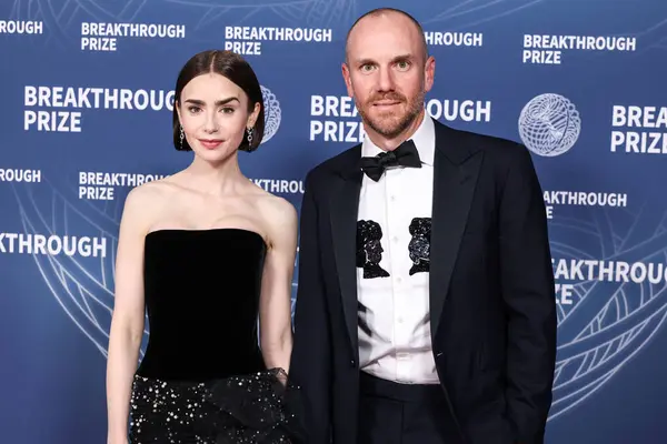 Lily Collins ve kocası Charlie McDowell, 5 Nisan 2025 'te Santa Monica, Los Angeles, Kaliforniya, ABD' de Barker Hangar 'da düzenlenen 11..    