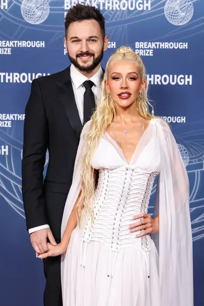 Matthew Rutler ve partneri Christina Aguilera, 5 Nisan 2025 'te Santa Monica, Los Angeles, Kaliforniya, ABD' de Barker Hangar 'da düzenlenen 11..