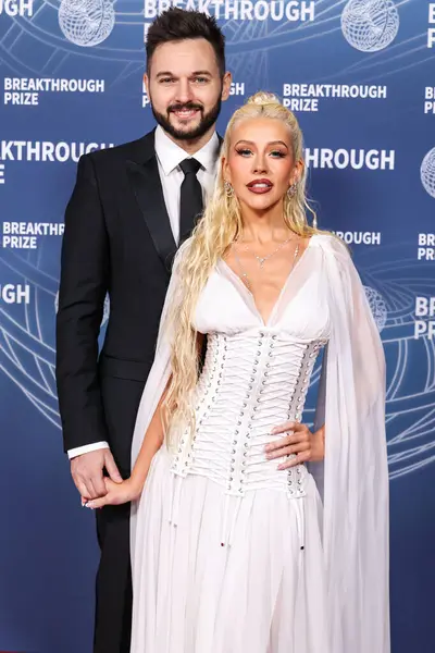 Matthew Rutler ve partneri Christina Aguilera, 5 Nisan 2025 'te Santa Monica, Los Angeles, Kaliforniya, ABD' de Barker Hangar 'da düzenlenen 11..