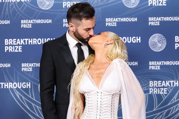 Matthew Rutler ve partneri Christina Aguilera, 5 Nisan 2025 'te Santa Monica, Los Angeles, Kaliforniya, ABD' de Barker Hangar 'da düzenlenen 11..