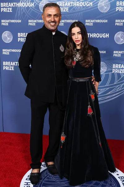 Nikesh Arora ve Ayesha Thapar, 5 Nisan 2025 'te ABD' nin Los Angeles, Kaliforniya eyaletindeki Barker Hangarı 'nda düzenlenen 11.. 
