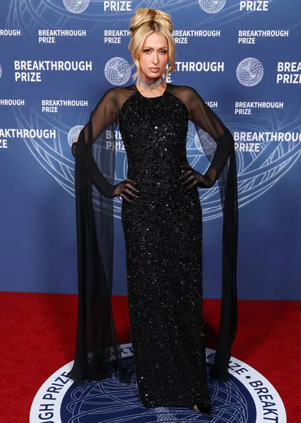 Paris Hilton, 5 Nisan 2025 'te Barker Hangarı' nda düzenlenen 11. Yıllık Büyük Buluş Ödül Töreni 'ne geliyor..