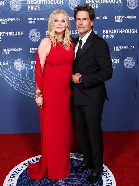 Sheryl Berkoff ve kocası Rob Lowe, 5 Nisan 2025 'te Santa Monica, Los Angeles, Kaliforniya, ABD' de Barker Hangar 'da düzenlenen 11..     