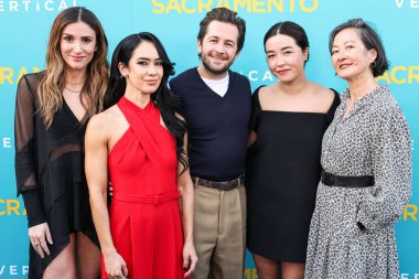 Iman Karram, AJ Mendez, Michael Angarano, Maya Erskine ve Rosalind Chao, 7 Nisan 2025 'te Los Angeles, Kaliforniya, ABD' de Vista Tiyatrosu 'nda düzenlenen Los Angeles Dikey Entertainment' in 'Sacramento' sunun özel gösterimine geldiler..