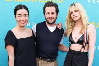 Maya Erskine, Michael Angarano ve Kristen Stewart, 7 Nisan 2025 'te Los Angeles, Kaliforniya, ABD' de Vista Tiyatrosu 'nda düzenlenen Dikey Eğlencenin Özel Gösterimi' ne geldiler..