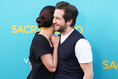 Maya Erskine ve kocası Michael Angarano, 7 Nisan 2025 'te Los Angeles, Kaliforniya, ABD' deki Vista Tiyatrosu 'nda düzenlenen Dikey Entertainment' in Sacramento Özel Gösterimi 'ne geldiler..