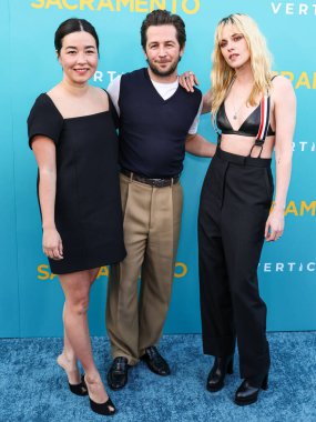 Maya Erskine, Michael Angarano ve Kristen Stewart, 7 Nisan 2025 'te Los Angeles, Kaliforniya, ABD' de Vista Tiyatrosu 'nda düzenlenen Dikey Eğlencenin Özel Gösterimi' ne geldiler..