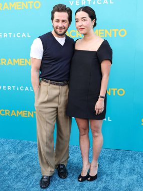 Michael Angarano ve eşi Maya Erskine, 7 Nisan 2025 'te Los Angeles, Kaliforniya, ABD' deki Vista Tiyatrosu 'nda düzenlenen Dikey Entertainment' in Sacramento Özel Gösterimi 'ne geldiler..
