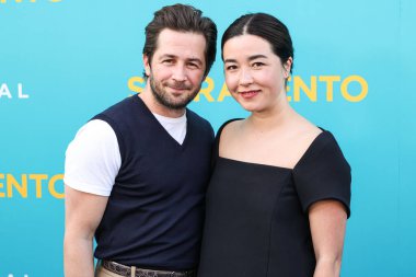 Michael Angarano ve eşi Maya Erskine, 7 Nisan 2025 'te Los Angeles, Kaliforniya, ABD' deki Vista Tiyatrosu 'nda düzenlenen Dikey Entertainment' in Sacramento Özel Gösterimi 'ne geldiler..