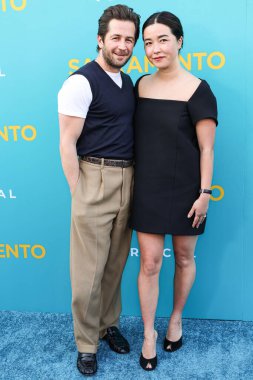 Michael Angarano ve eşi Maya Erskine, 7 Nisan 2025 'te Los Angeles, Kaliforniya, ABD' deki Vista Tiyatrosu 'nda düzenlenen Dikey Entertainment' in Sacramento Özel Gösterimi 'ne geldiler..