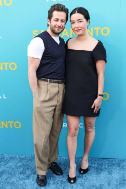 Michael Angarano ve eşi Maya Erskine, 7 Nisan 2025 'te Los Angeles, Kaliforniya, ABD' deki Vista Tiyatrosu 'nda düzenlenen Dikey Entertainment' in Sacramento Özel Gösterimi 'ne geldiler..