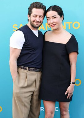 Michael Angarano ve eşi Maya Erskine, 7 Nisan 2025 'te Los Angeles, Kaliforniya, ABD' deki Vista Tiyatrosu 'nda düzenlenen Dikey Entertainment' in Sacramento Özel Gösterimi 'ne geldiler..