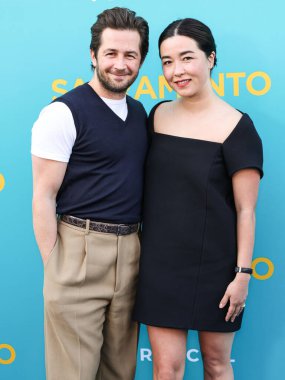 Michael Angarano ve eşi Maya Erskine, 7 Nisan 2025 'te Los Angeles, Kaliforniya, ABD' deki Vista Tiyatrosu 'nda düzenlenen Dikey Entertainment' in Sacramento Özel Gösterimi 'ne geldiler..