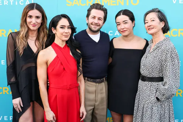 Iman Karram, AJ Mendez, Michael Angarano, Maya Erskine ve Rosalind Chao, 7 Nisan 2025 'te Los Angeles, Kaliforniya, ABD' de Vista Tiyatrosu 'nda düzenlenen Los Angeles Dikey Entertainment' in 'Sacramento' sunun özel gösterimine geldiler..
