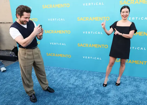 Michael Angarano ve eşi Maya Erskine, 7 Nisan 2025 'te Los Angeles, Kaliforniya, ABD' deki Vista Tiyatrosu 'nda düzenlenen Dikey Entertainment' in Sacramento Özel Gösterimi 'ne geldiler..