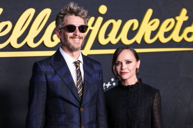 Mark Hampton ve eşi Christina Ricci, Televizyon Sanatları ve Bilimleri Akademisi 'nin Şaban Medya Merkezi' ndeki Wolf Tiyatrosu 'nda 10 Nisan 2025' te düzenlenen 'YellowJackets' 3.