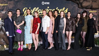 Hilary Swank, Melanie Lynskey, Courtney Eaton, Sophie Nelisse, Warren Kole, Tawny Cypress, Jasmin Savoy Brown, Liv Hewson, Sarah Desjardins, Samantha Hanratty (Sammi Hanratty), Sophie Thatcher ve Christina Ricci Showny 's YellowJackets' a geldiler 