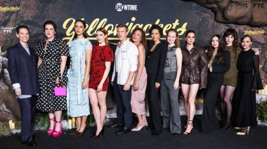 Hilary Swank, Melanie Lynskey, Courtney Eaton, Sophie Nelisse, Warren Kole, Tawny Cypress, Jasmin Savoy Brown, Liv Hewson, Sarah Desjardins, Samantha Hanratty (Sammi Hanratty), Sophie Thatcher ve Christina Ricci Showny 's YellowJackets' a geldiler 