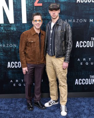 Dan Bucatinsky ve oğlu Jonah Bucatinsky, 16 Nisan 2025 'te Hollywood, Los Angeles, Kaliforniya, ABD' de bulunan TCL Çin Tiyatrosu IMAX 'te düzenlenen Amazon MGM Stüdyolarının Los Angeles Premiere' i 'The Accountant 2' ye geldiler..