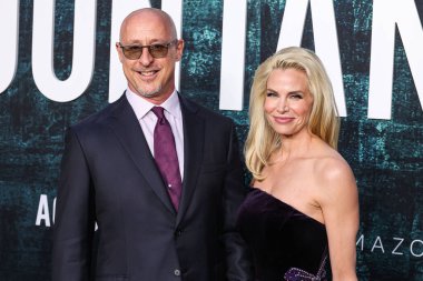 Gavin O 'Connor ve eşi Brooke Burns, 16 Nisan 2025' te Hollywood, Los Angeles, Kaliforniya, ABD 'deki TCL Çin Tiyatrosu IMAX' te düzenlenen 'The Accountant 2' adlı Amazon MGM Stüdyolarının Los Angeles Premiere 'ine geldiler..