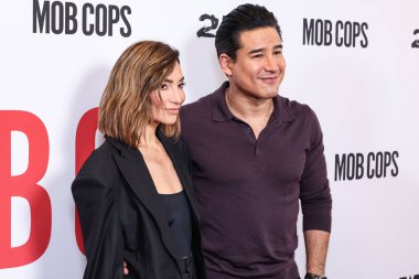Courtney Mazza Lopez ve kocası Mario Lopez, 23 Nisan 2025 'te Hollywood, Los Angeles, Kaliforniya, ABD' deki Harmony Gold Tiyatrosu 'nda düzenlenen Lionsgate' in 