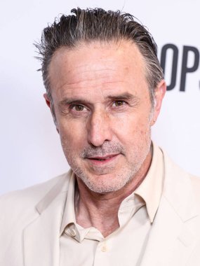 Amerikalı aktör ve film yapımcısı David Arquette, 23 Nisan 2025 'te Hollywood, Los Angeles, Kaliforniya, ABD' deki Harmony Gold Tiyatrosu 'nda düzenlenen Lionsgate' in 'Mafya Polisleri' nin Los Angeles galasına geldi..     