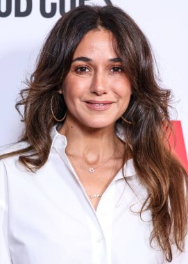 Kanadalı aktris Emmanuelle Chriqui, 23 Nisan 2025 'te Hollywood, Los Angeles, Kaliforniya, ABD' deki Harmony Gold Tiyatrosu 'nda düzenlenen Lionsgate' in 