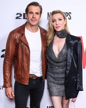 Stephen Huszar ve kız arkadaşı Katie Cassidy, 23 Nisan 2025 'te Hollywood, Los Angeles, Kaliforniya, ABD' deki Harmony Gold Tiyatrosu 'nda düzenlenen Lionsgate' in 