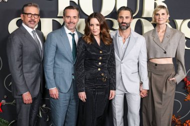 Steve Carell, Will Forte, Tina Fey, Marco Calvani ve Kerri Kenney-Silver Netflix 'in 