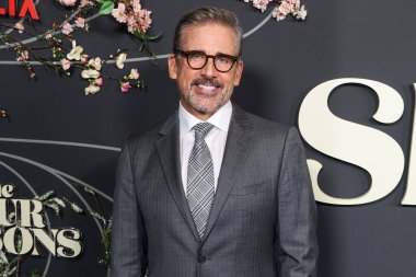 Amerikalı aktör ve komedyen Steve Carell, Netflix 'in' The Four Seasons 'sezonunun Los Angeles Premiere' ine 24 Nisan 2025 'te Amerika Yönetmenler Birliği' ndeki DGA Tiyatro Kompleksi 'ne geldi..     
